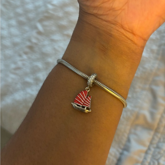 Pandora bracelet and sailboat charm - Picture 4 of 4
